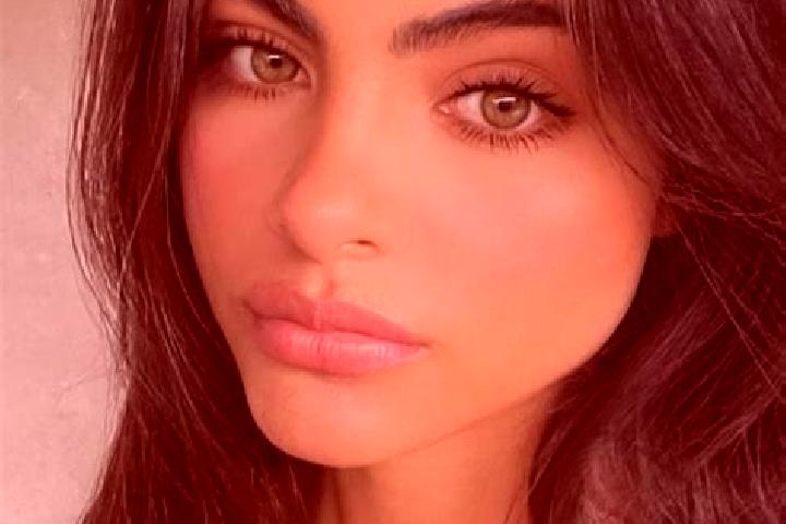 Aubrey, 34, a brunette dark-eyed indian companion based in Auchinloch. Offering Prostate Massage, Overnight, Tantra. Available for incall and outcall, overni...