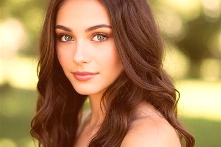 Aubrey, 34, a brunette hazel-eyed mixed companion based in Alfortville. Offering 69, CIM, Couples, Duos. Available for incall and outcall, overnight bookings...