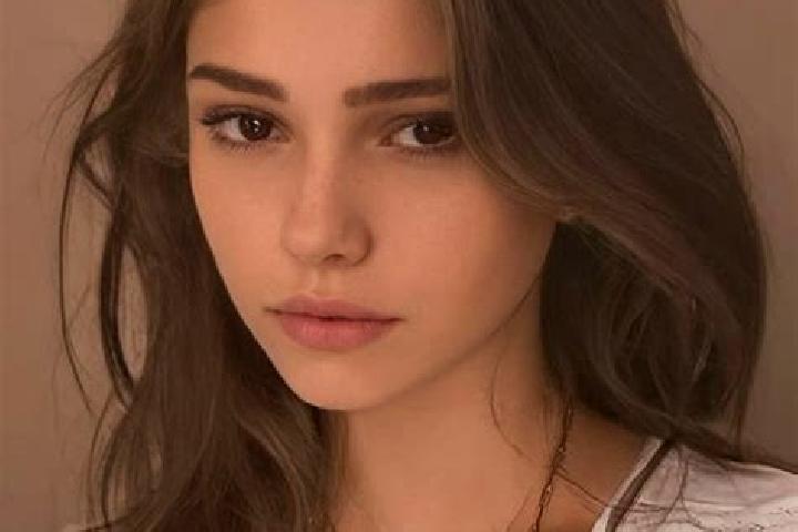 Aubrey, 34, a chestnut grey-eyed slavic companion based in Siem Reab. Offering 69, Tantra, Erotic Massage. Available for incall and outcall, overnight bookin...