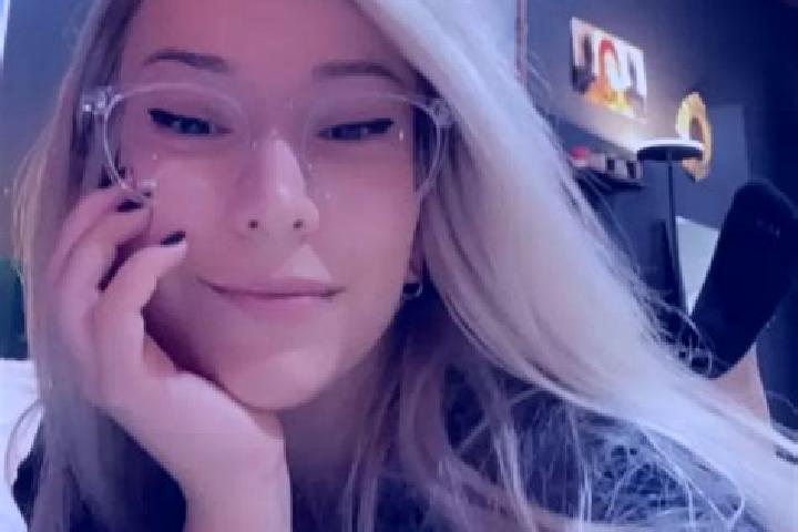Aubrey, 34, a platinum blonde amber-eyed middle eastern companion based in San Paolo di Civitate. Offering Deep French Kissing, Erotic Massage, Domination, R...