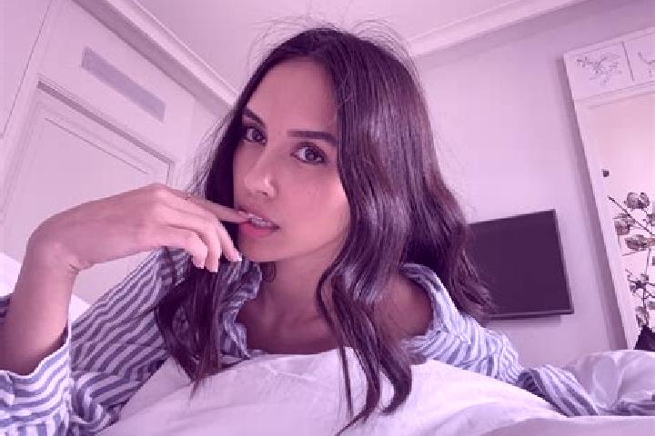 Aubrey, 35, a auburn brown-eyed middle eastern companion based in Baslieux. Offering OWO, Travel Companion, Girlfriend Experience. Available for incall and o...