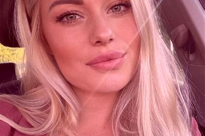 Aubrey, 35, a blonde hazel-eyed caucasian companion based in Double Head Cabbage. Offering Duos, Prostate Massage, Fetish, A-Level, Erotic Massage. Available...