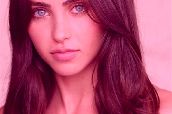 Aubrey, 35, a brunette blue-eyed european companion based in Siminicea. Offering Fetish, Prostate Massage, Travel Companion, A-Level, Couples. Available for ...