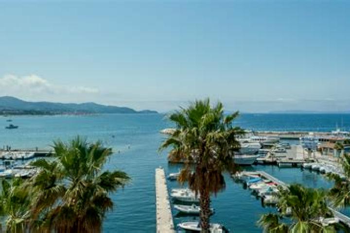 Aubrey, 35 — Escort in Le Lavandou, France