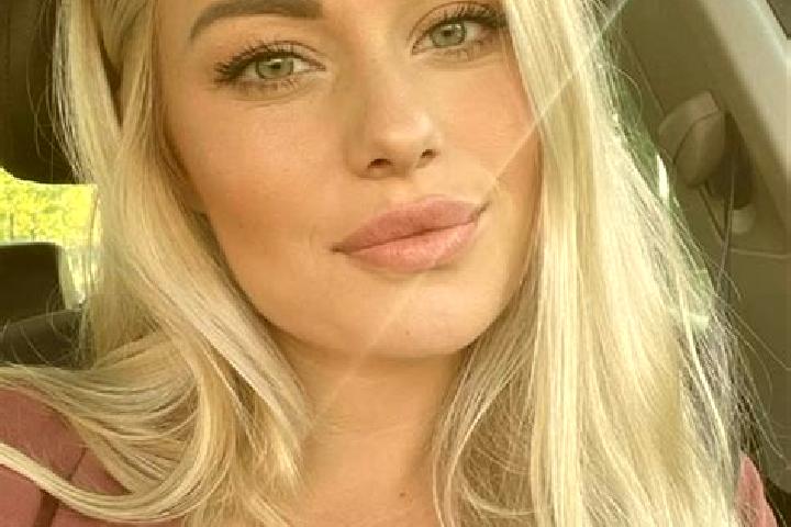 Aubrey, 36, a blonde hazel-eyed middle eastern companion based in Uva. Offering BDSM, Prostate Massage, Deep French Kissing, 69. Available for incall and out...