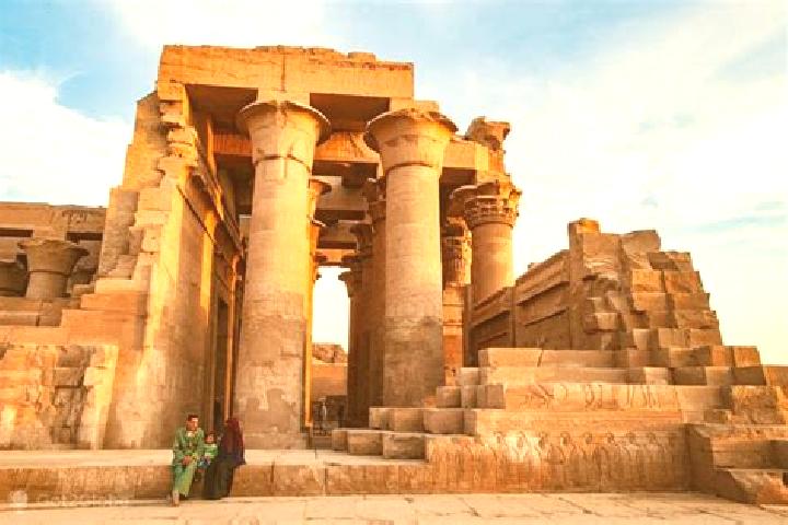 Aubrey, 36 — Escort in Kom Ombo, Egypt