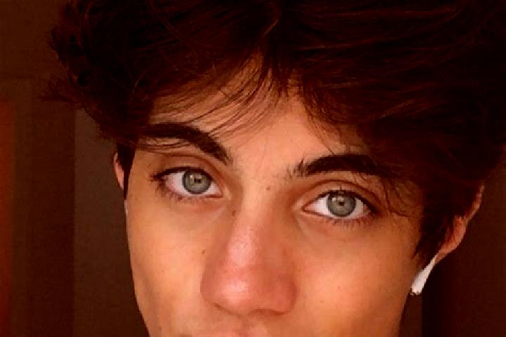 Aubrey, 37, a chestnut grey-eyed caucasian companion based in South Bar. Offering Erotic Massage, Roleplay, Tantra. Available for incall and outcall, overnig...