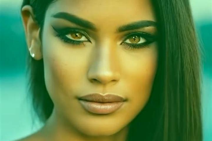 Aubrey, 37, a chestnut hazel-eyed latina companion based in Fuensalida. Offering CIM, Overnight, GFE. Available for incall and outcall, day and evening dates.