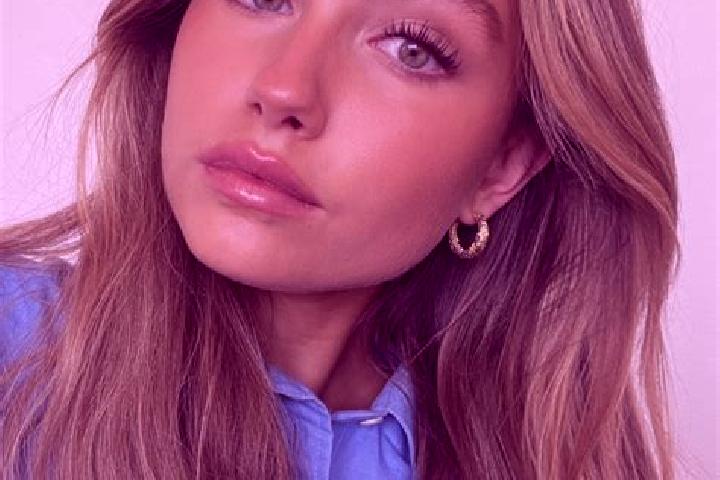 Aubrey, 37, a dark blonde green-eyed mixed companion based in Villaluenga del Rosario. Offering GFE, Travel Companion. Available for incall and outcall, over...