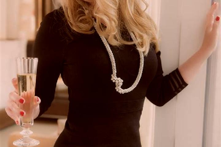 Aubrey, 38, a blonde amber-eyed ebony companion based in Peleduy. Offering Girlfriend Experience, Massage, Fetish, Tantra, Dinner Date. Available for incall ...