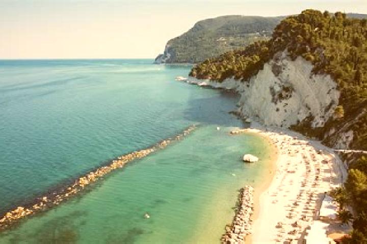 Aubrey, 38 — Escort in Aspio, Italy