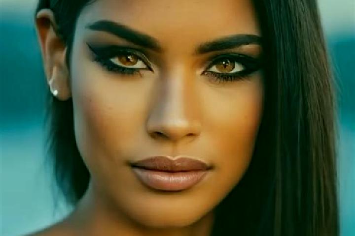Aubrey, 39, a dark blonde brown-eyed latina companion based in Vasles. Offering Tantra, Dinner Date, CIM, Erotic Massage. Available for incall and outcall, o...