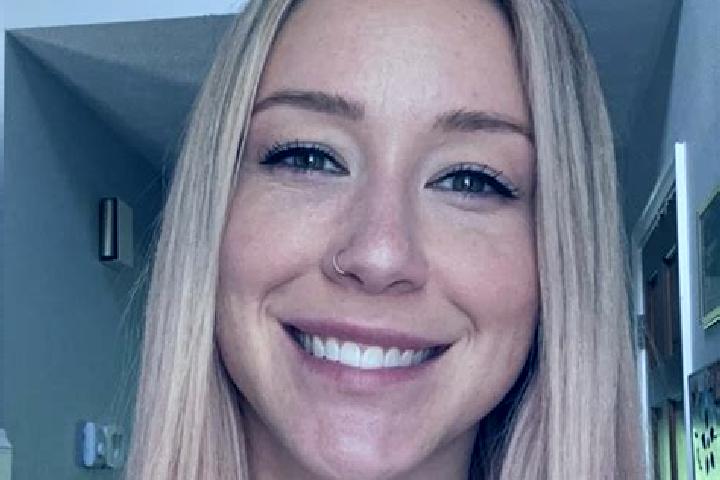 Aubrey, 39 — Escort in Carlyle, United States