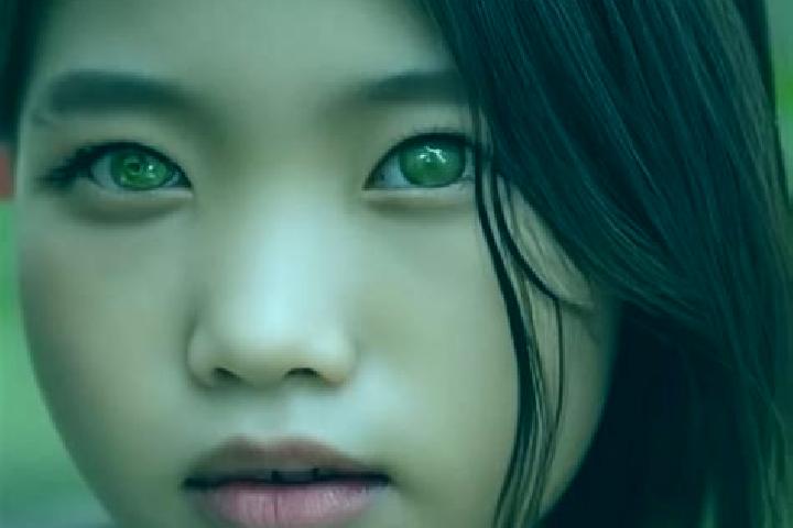 Aurora, 20, a auburn green-eyed asian companion based in Leigong. Offering Domination, Massage. Available for incall and outcall, overnight bookings available.
