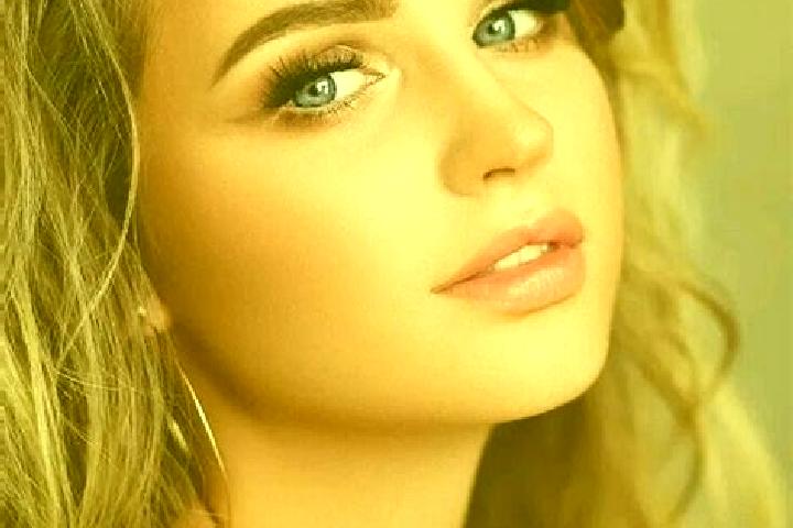Aurora, 20, a dark blonde blue-eyed caribbean companion based in Andenne. Offering Fetish, Massage. Available for incall and outcall, day and evening dates.