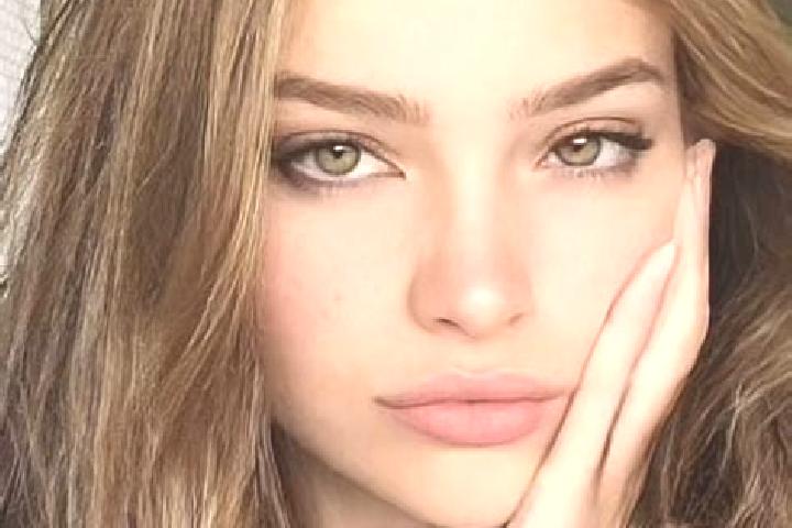 Aurora, 20, a dark blonde hazel-eyed caucasian companion based in Zhuhe. Offering 69, CIM, Domination. Available for incall and outcall, day and evening dates.