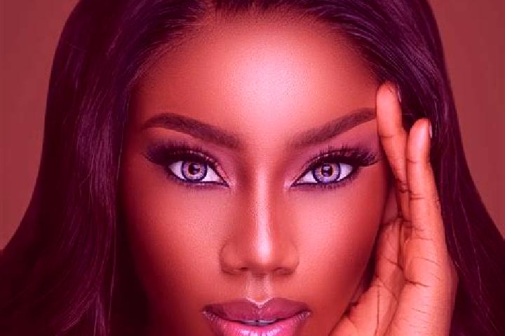 Aurora, 20, a red blue-eyed ebony companion based in Balmori. Offering Overnight, Travel Companion, OWO, Fetish. Available for incall and outcall, overnight ...