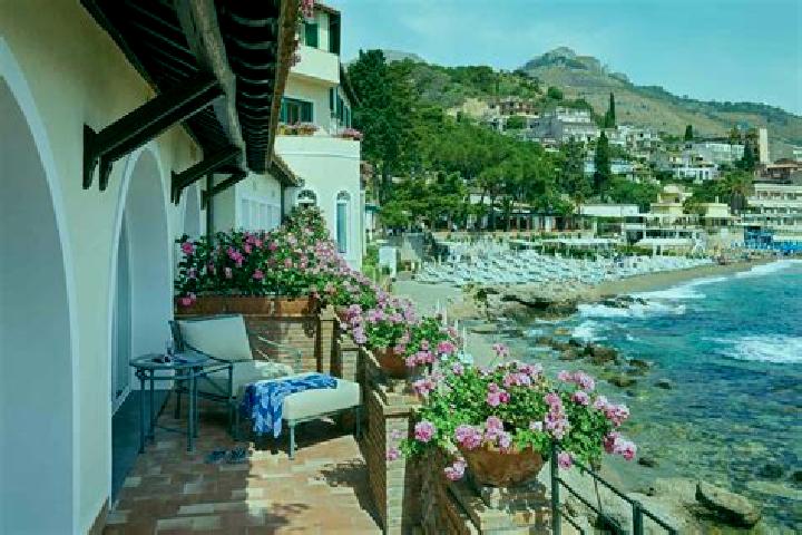 Aurora, 20 — Escort in Adrano, Italy