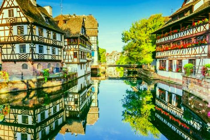Aurora, 20 — Escort in Beaux, France