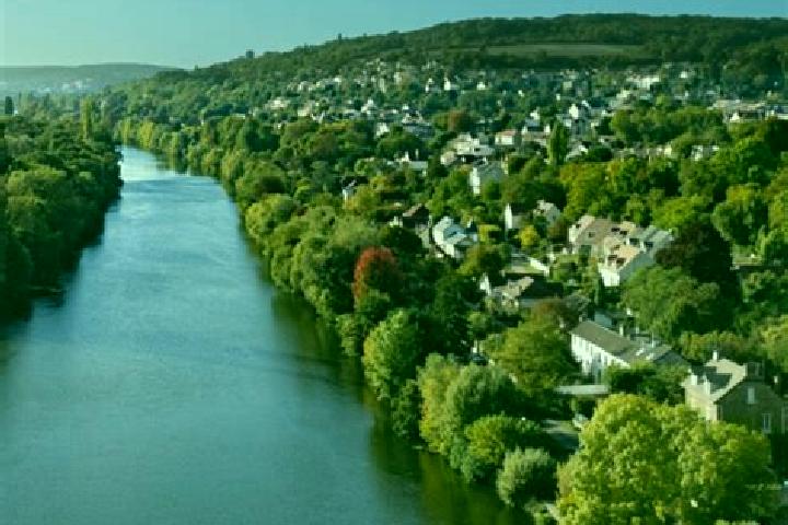Aurora, 20 — Escort in Juziers, France