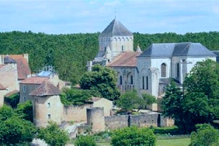 Aurora, 20 — Escort in Nouaille-Maupertuis, France