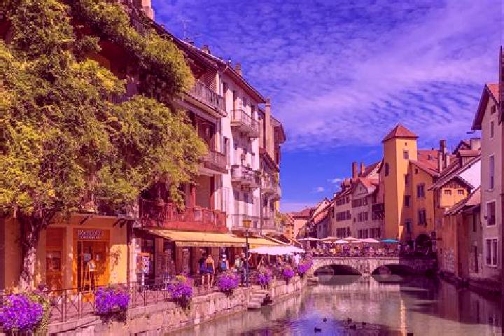 Aurora, 20 — Escort in Oullins, France