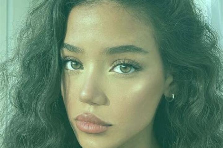 Aurora, 21, a black brown-eyed mediterranean companion based in Kedaton. Offering Party Girl, Fetish, CIM, Couples, BDSM. Available for incall and outcall, d...