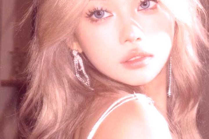 Aurora, 21, a platinum blonde hazel-eyed asian companion based in Karangpocok. Offering OWO, Domination, Girlfriend Experience, Striptease. Available for inc...