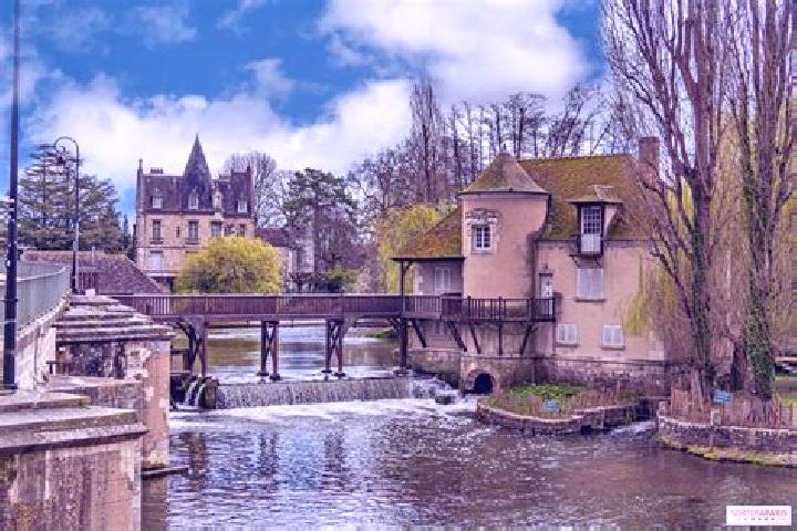 Aurora, 21 — Escort in Moret-sur-Loing, France
