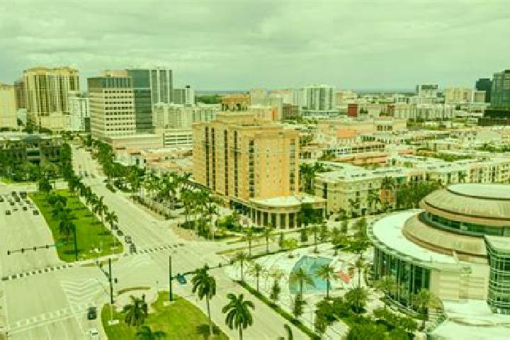 Aurora, 21 — Escort in Palm Beach, United States