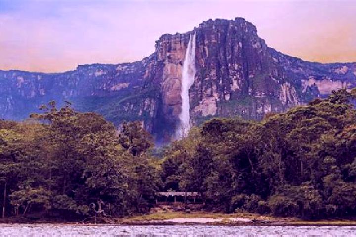 Aurora, 21 — Escort in Sabana Grande, Venezuela