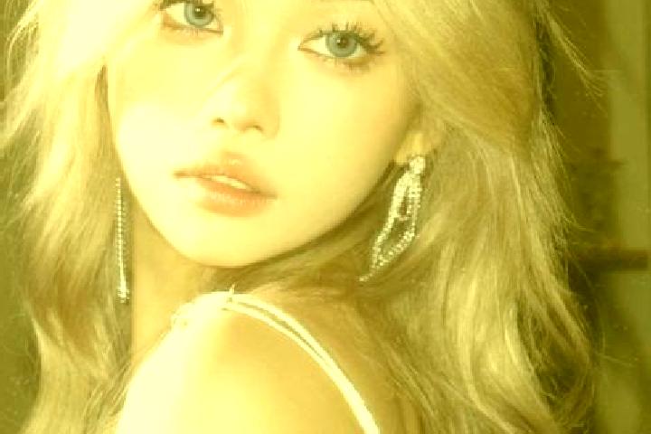 Aurora, 22, a blonde grey-eyed asian companion based in Mahamud. Offering Fetish, Girlfriend Experience, Couples. Available for incall and outcall, overnight...