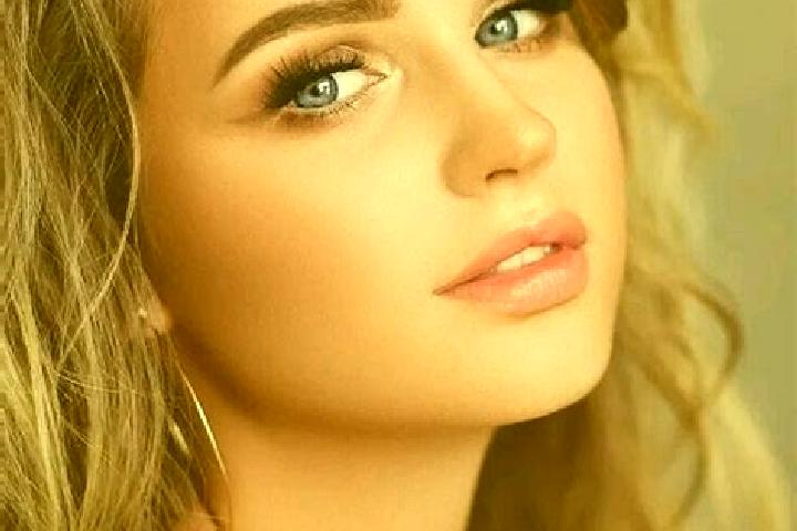 Aurora, 22, a dark blonde blue-eyed ebony companion based in Dauin. Offering CIM, Girlfriend Experience, Travel Companion, Massage, Erotic Massage. Available...