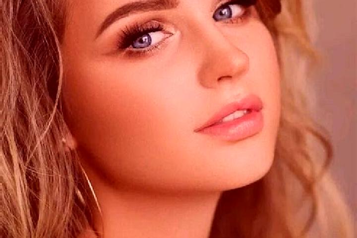 Aurora, 22, a dark blonde blue-eyed ebony companion based in Gilmer. Offering Party Girl, BDSM, Duos, Roleplay. Available for incall and outcall, overnight b...