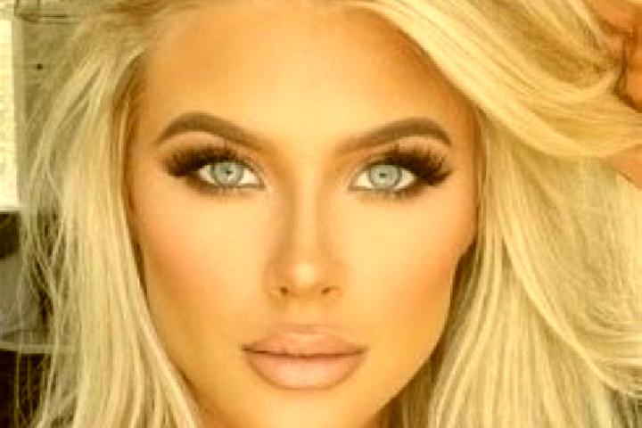 Aurora, 22, a platinum blonde amber-eyed mediterranean companion based in Jech Chentic. Offering Fetish, Erotic Massage, 69. Available for incall and outcall...
