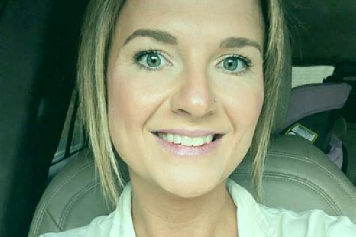 Aurora, 22 — Escort in Haleyville, United States