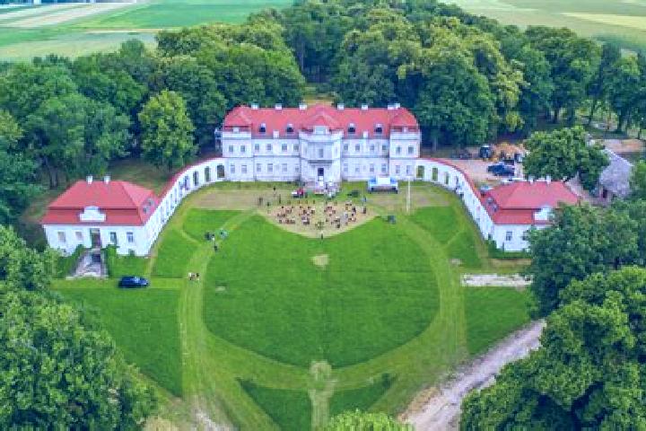 Aurora, 22 — Escort in Losiow, Poland