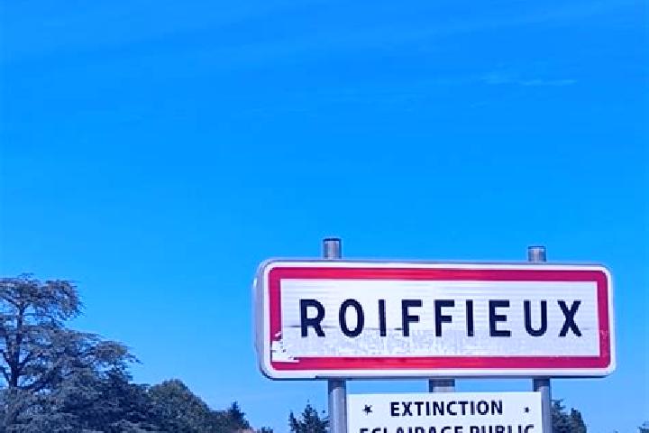 Aurora, 22 — Escort in Roiffieux, France