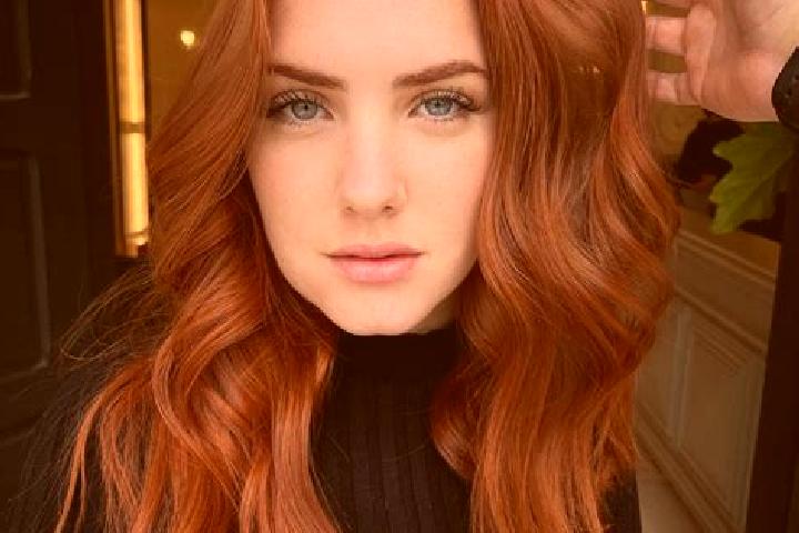Aurora, 23, a auburn blue-eyed mediterranean companion based in Kluky. Offering Roleplay, A-Level, Deep French Kissing, OWO. Available for incall and outcall...