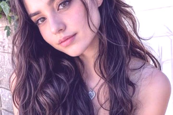 Aurora, 23, a auburn hazel-eyed caucasian companion based in Huayllacayan. Offering Deep French Kissing, Striptease, Duos, A-Level. Available for incall and ...
