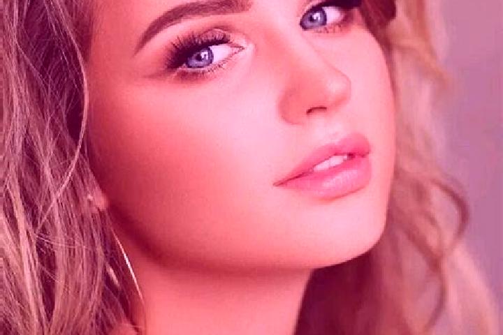 Aurora, 23, a dark blonde blue-eyed asian companion based in Yueksekova. Offering A-Level, Erotic Massage, CIM. Available for incall and outcall, overnight b...