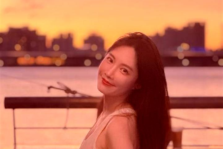 Aurora, 23 — Escort in Chaoyangdong, China