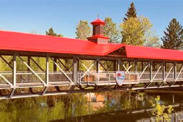 Aurora, 23 — Escort in Hauterive, Canada
