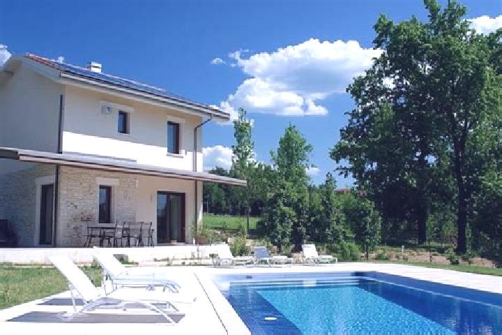 Aurora, 23 — Escort in Petrignano, Italy
