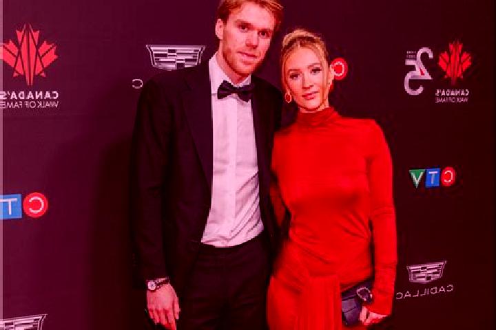 Aurora, 23 — Escort in Red Carpet, Canada