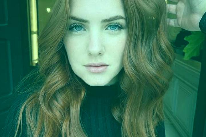 Aurora, 24, a auburn grey-eyed middle eastern companion based in San Lucas Tepango. Offering A-Level, GFE, Couples. Available for incall and outcall, overnig...