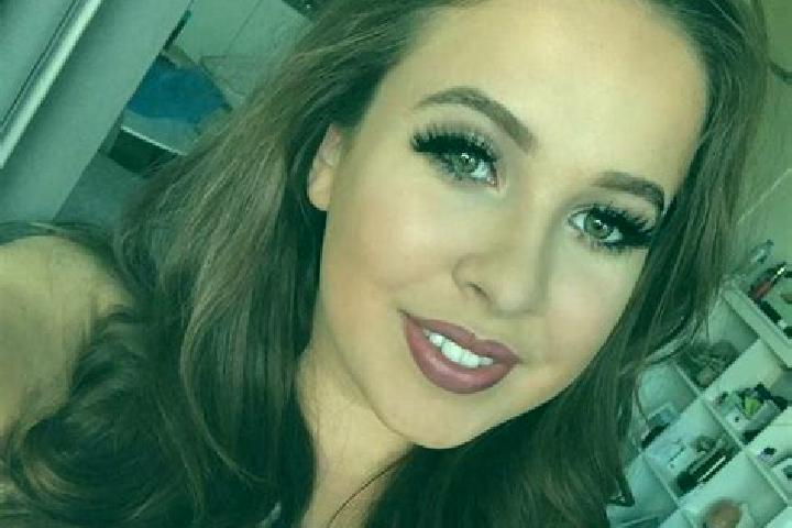 Aurora, 24, a brunette grey-eyed european companion based in Sarigyugh. Offering BDSM, Fetish, Girlfriend Experience. Available for incall and outcall, day a...