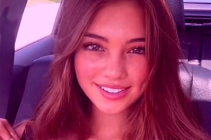 Aurora, 24, a brunette grey-eyed mediterranean companion based in Valle Santa. Offering GFE, Tantra, Travel Companion, Erotic Massage. Available for incall a...