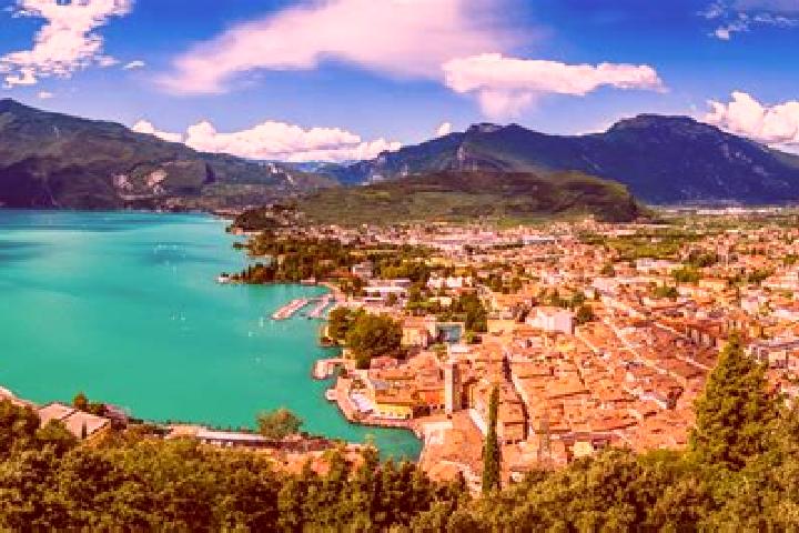 Aurora, 24 — Escort in Custoza, Italy