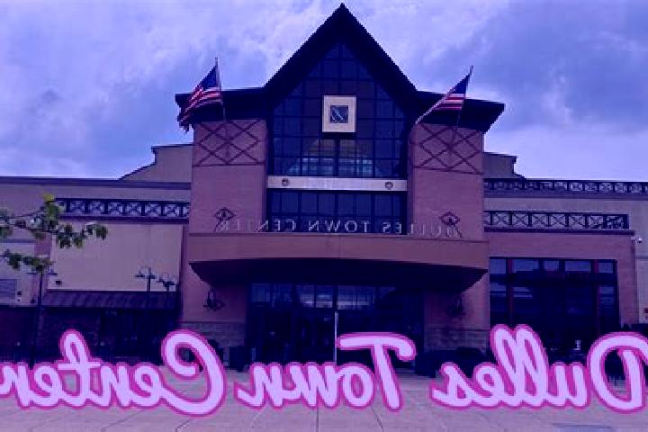 Aurora, 24 — Escort in Dulles Town Center, United States